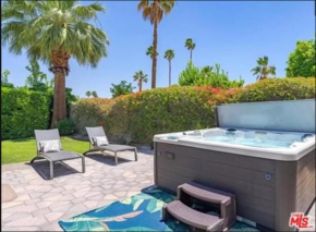 SILVER SPUR GEM WITH HOT TUB!